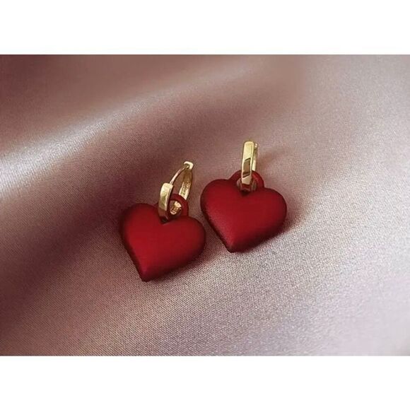 NWT Red Heart Shape Design Gold Buckle Clip Drop Earrings - Picture 2 of 7